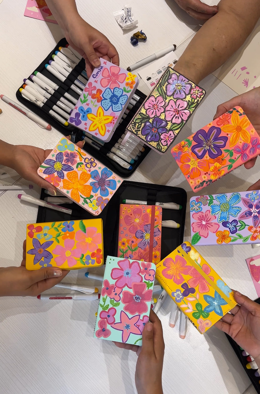 [PRESENCIAL] Dale vida a tu Libreta con Marcadores Acrílicos | Sab 13 Diciembre 10:30 AM